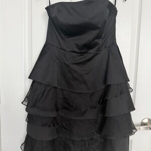 Chic Black Strapless Layered Dress